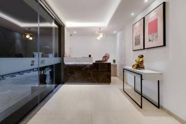7 Apple Hotel Mahape