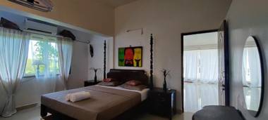 J-House serviced apartments walking distance from Thalassa