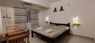 J-House serviced apartments walking distance from Thalassa
