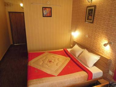 The Raikwals Hotel and Resturant