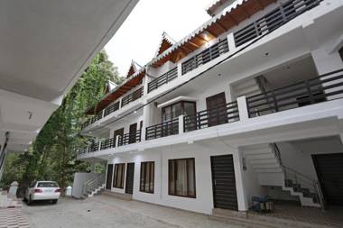 OYO 8985 Summer King