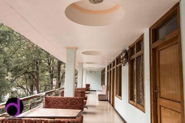 Goroomgo Moon Nainital