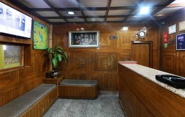 Goroomgo Moon Nainital