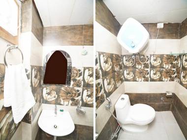 Vaccinated Staff - OYO 8594 Golden Nest