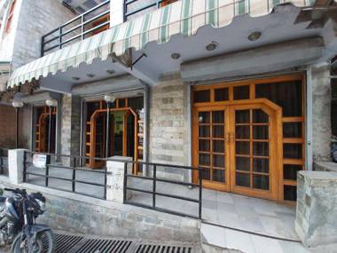 Goroomgo Radha Continental Nainital