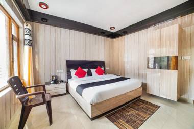 Capital O 69343 Srkheavens Inn