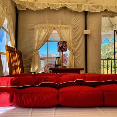 Moksham Himalayan Campsite Pangot