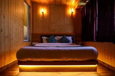 Offbeat Aman The Lake Front Hotel