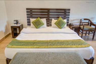 Offbeat Aman The Lake Front Hotel