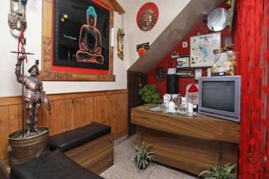 Goroomgo Deluxe Ankur Lake View Nainital