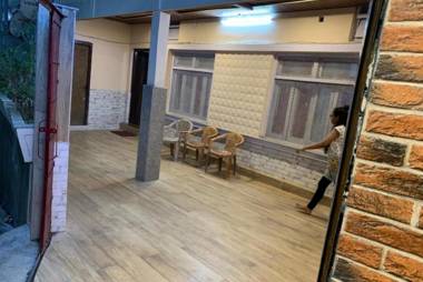 Goroomgo Broadway Nainital