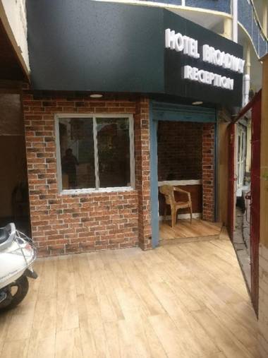 Goroomgo Broadway Nainital