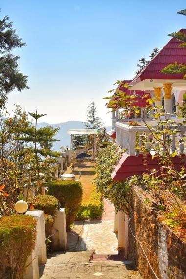 himalayan retreat neelkanth 4 kms from naini lake