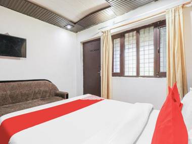 OYO Flagship 86242 Aum Hotel