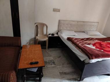 Goroomgo Shah Guest House Nainital