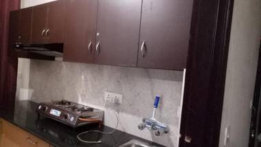 OYO HOME 87523 Naini Homes