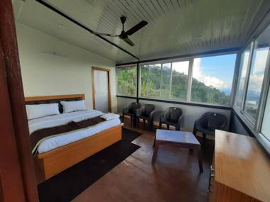 OYO HOME 90469 Sadhana Holiday Home