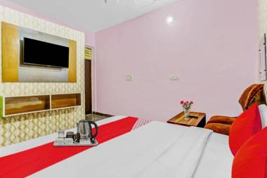OYO Flagship 93333 K D Guest House