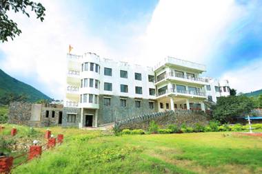 Rang Bhawan Inn - A Lake View Hotel