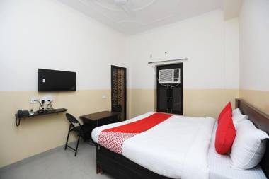 OYO 44000 The Nest - Knowledge Park