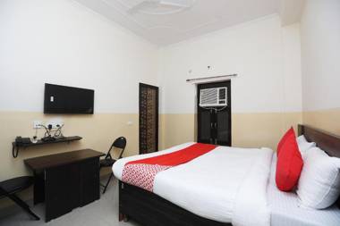 OYO 44000 The Nest - Knowledge Park