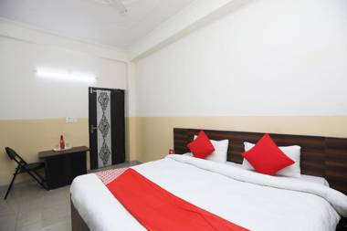 OYO 44000 The Nest - Knowledge Park