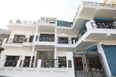 SPOT ON 46177 Hotel King's