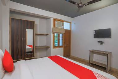 OYO 74939 Star Residency