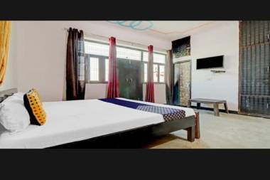 OYO 84421 Hotel Hometown