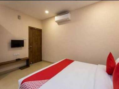 Capital O 90510 The Blueship