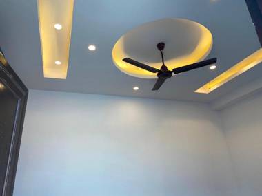 OYO 90217 Tiwari Residency