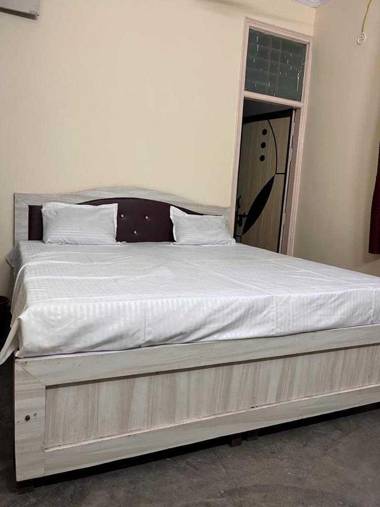 SPOT ON 91181 Ekanki Enclave