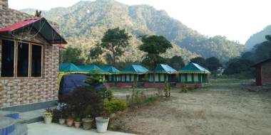 Flavours Restaurant And Resort " A unit of sidhbali restaurant "