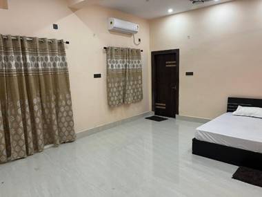 Hotel Krishna Paradise