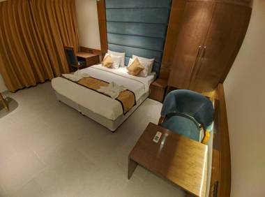 STAYMAKER Apex Hotel