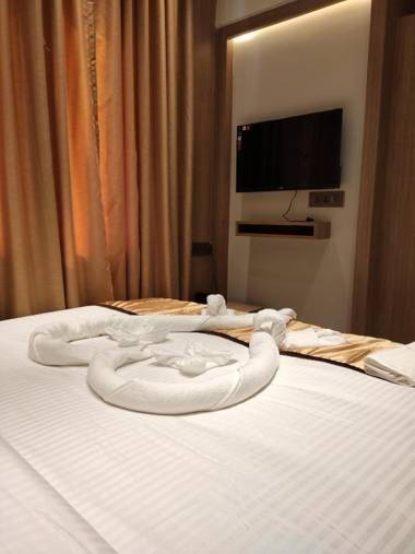 STAYMAKER Apex Hotel