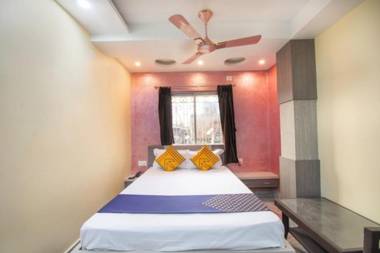 STAYMAKER Rajeshwari Inn