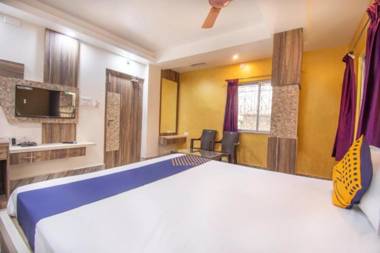 STAYMAKER Rajeshwari Inn