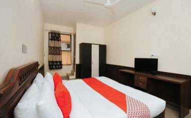 OYO 89290 Artez Classic Inn