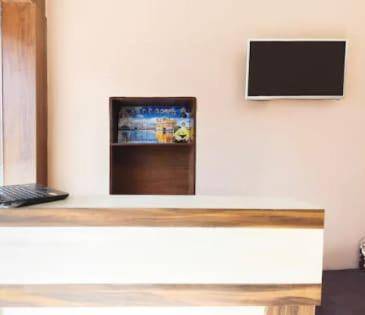 OYO 90825 Three Star Stays