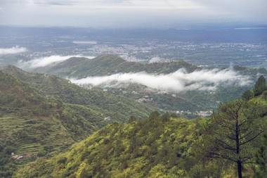 Lake View Kasauli Cottage