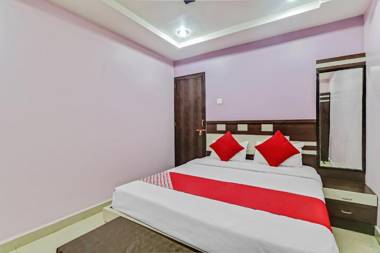 OYO 48685 Hotel Royal