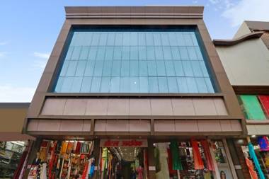 OYO 48685 Hotel Royal