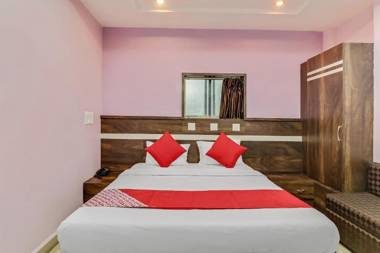 OYO 48685 Hotel Royal