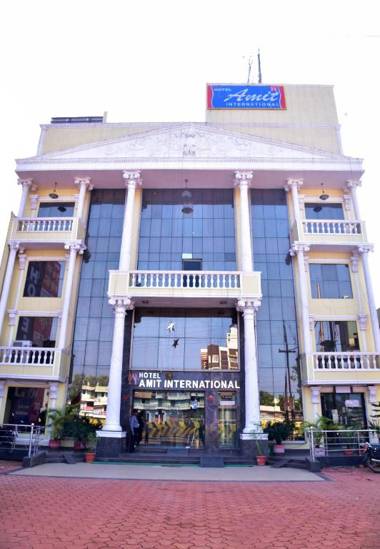 Hotel Amit International