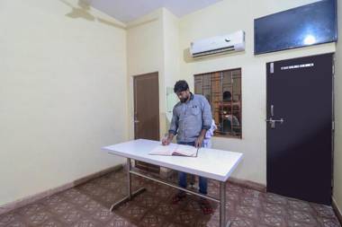 SPOT ON 62709 Hotel Rainbow