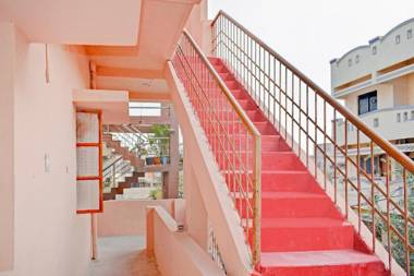 SPOT ON 87073 Hotel Seema Inn