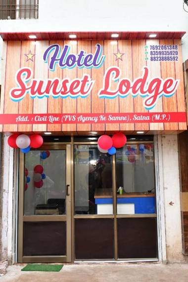 SPOT ON 92938 Hotel Sunset Lodge