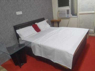 OYO 92205 Kasturi Inn