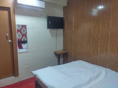 OYO 92205 Kasturi Inn